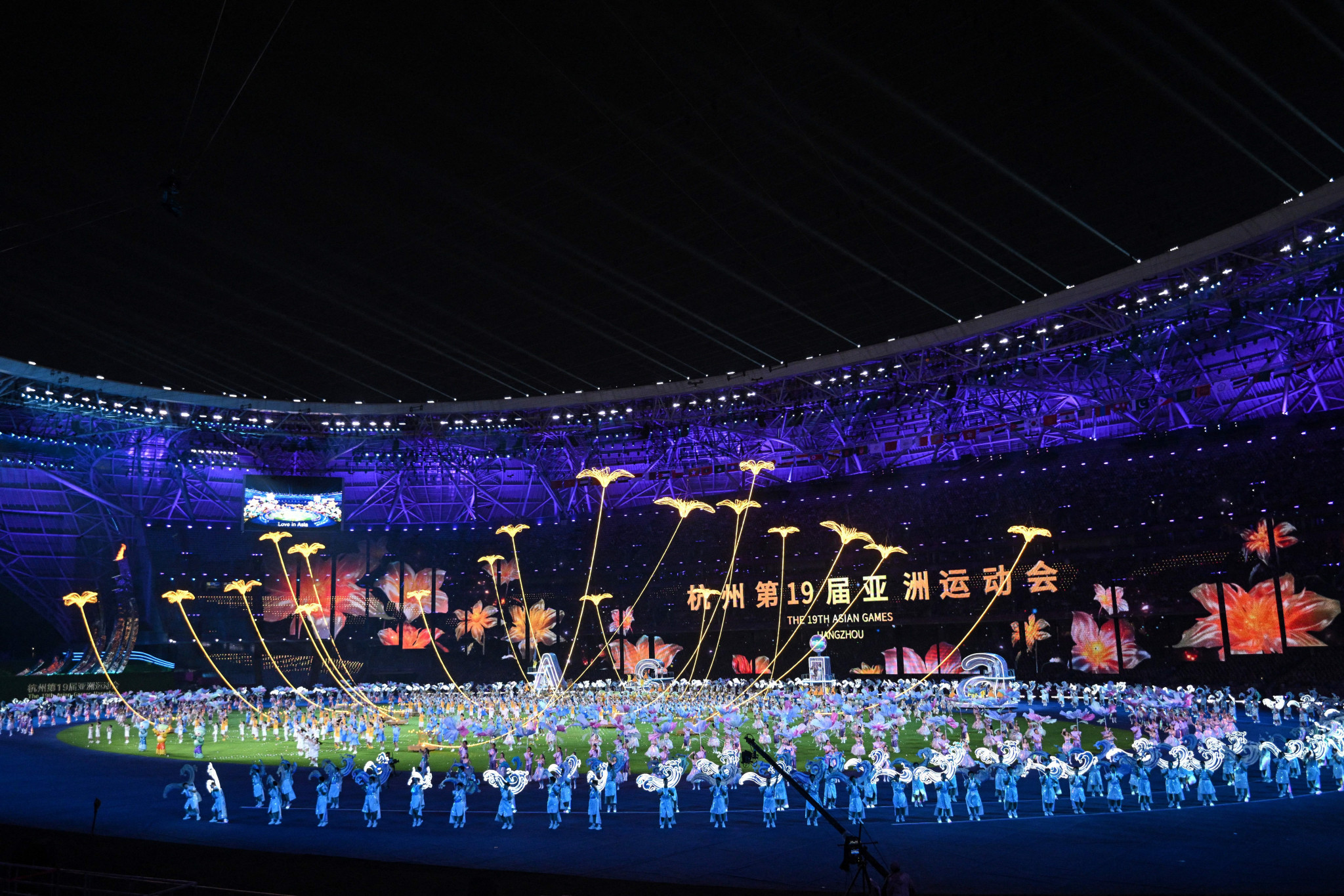 The lotus and osmanthus played a central role in the theme of the Closing Ceremony ©Getty Images