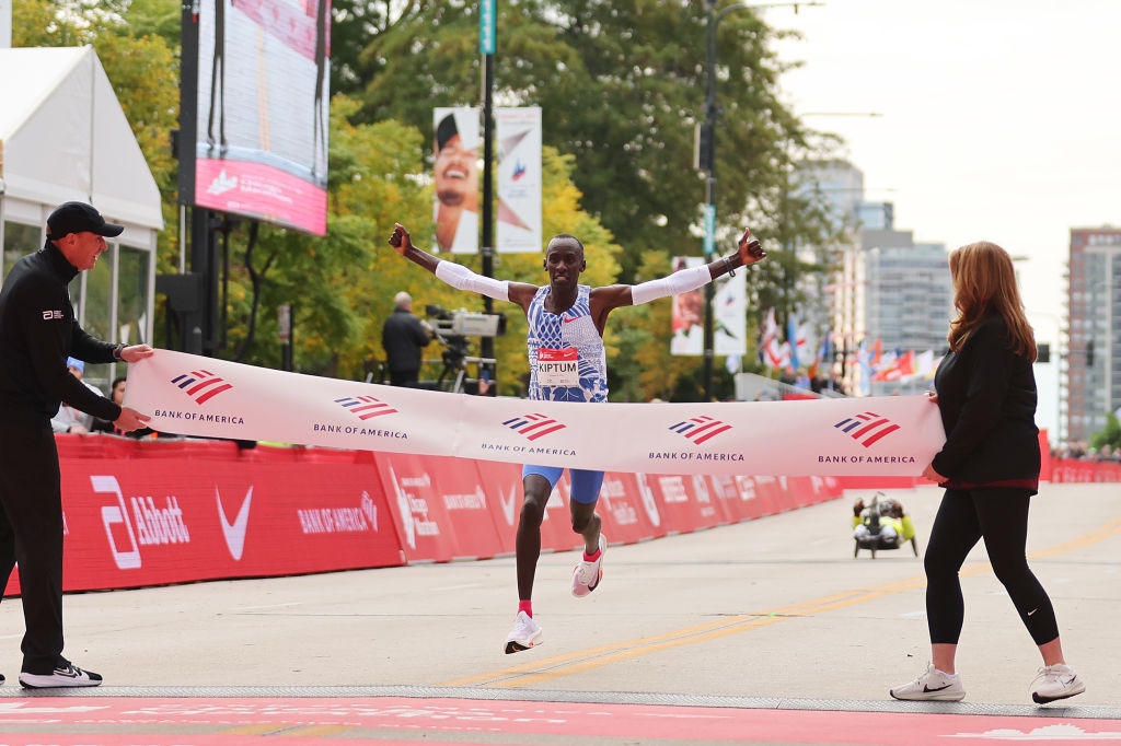 Kiptum sets men's world record at Chicago Marathon and Hassan runs second fastest time ever