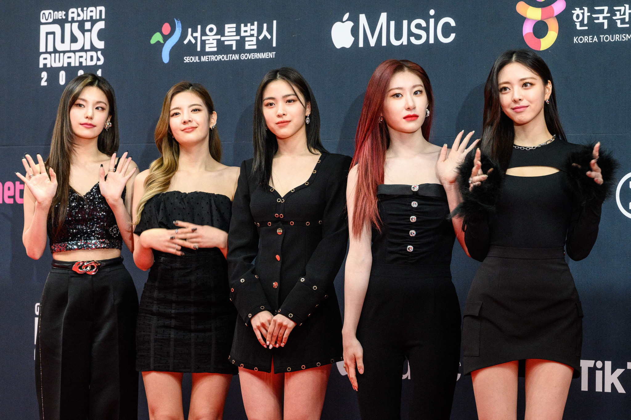 K-pop girl group Itzy performed during a concert to mark 100 days until the Gangwon 2024 Winter Youth Olympics ©Getty Images