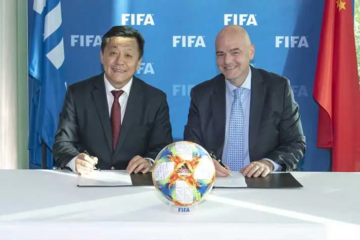 Du Zhaocai, left, has held a number of top roles in international sport, including sitting on the FIFA Council ©Getty Images
