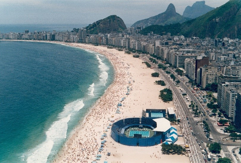 The temporary venue in Copacabana that hosted the World Short Course Swimming Championships in 1995 ©Myrtha Pools