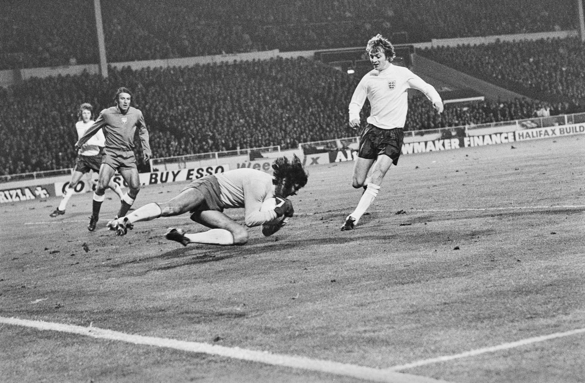Poland's keeper Jan Tomaszewski played the game of his life against England at Wembley Stadium to help them qualify for the 1974 FIFA World Cup ©Getty Images