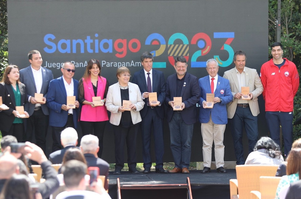 Two former Chilean Presidents were among those honoured for helping to bring about the imminent Santiago 2023 Games ©PanAm Sports
