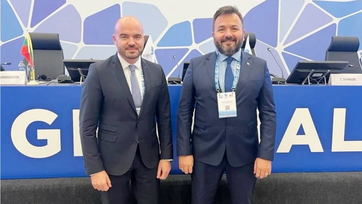 EKF secretary general Davor Cipek, left, and Turkish Karate Federation President Aslan Abid Uguz represented the governing body at the EOC General Assembly in Istanbul ©WKF