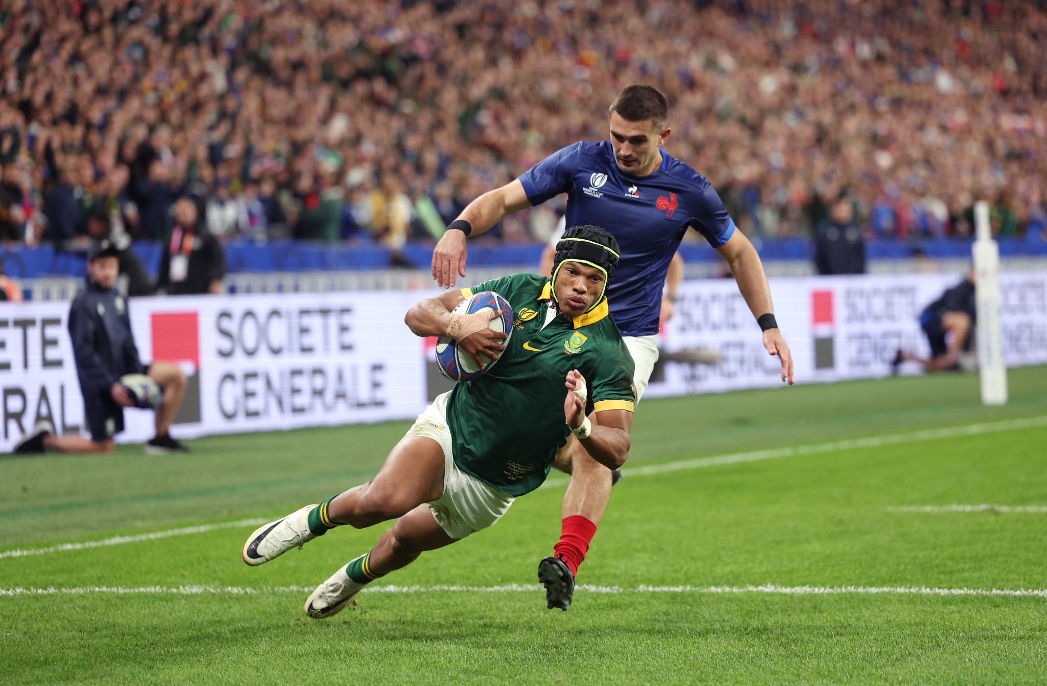 It was followed by five more tries, making it the first time that six tries have been scored in the first half of a Rugby World Cup knockout match ©Getty Images