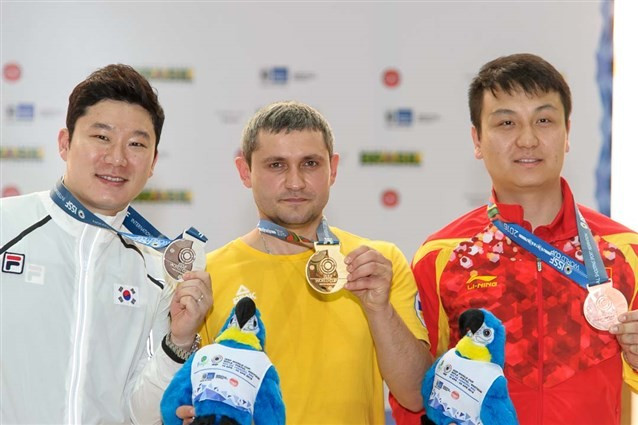 Oleh Omelchuk won the 50m pistol title in Rio ©ISSF 
