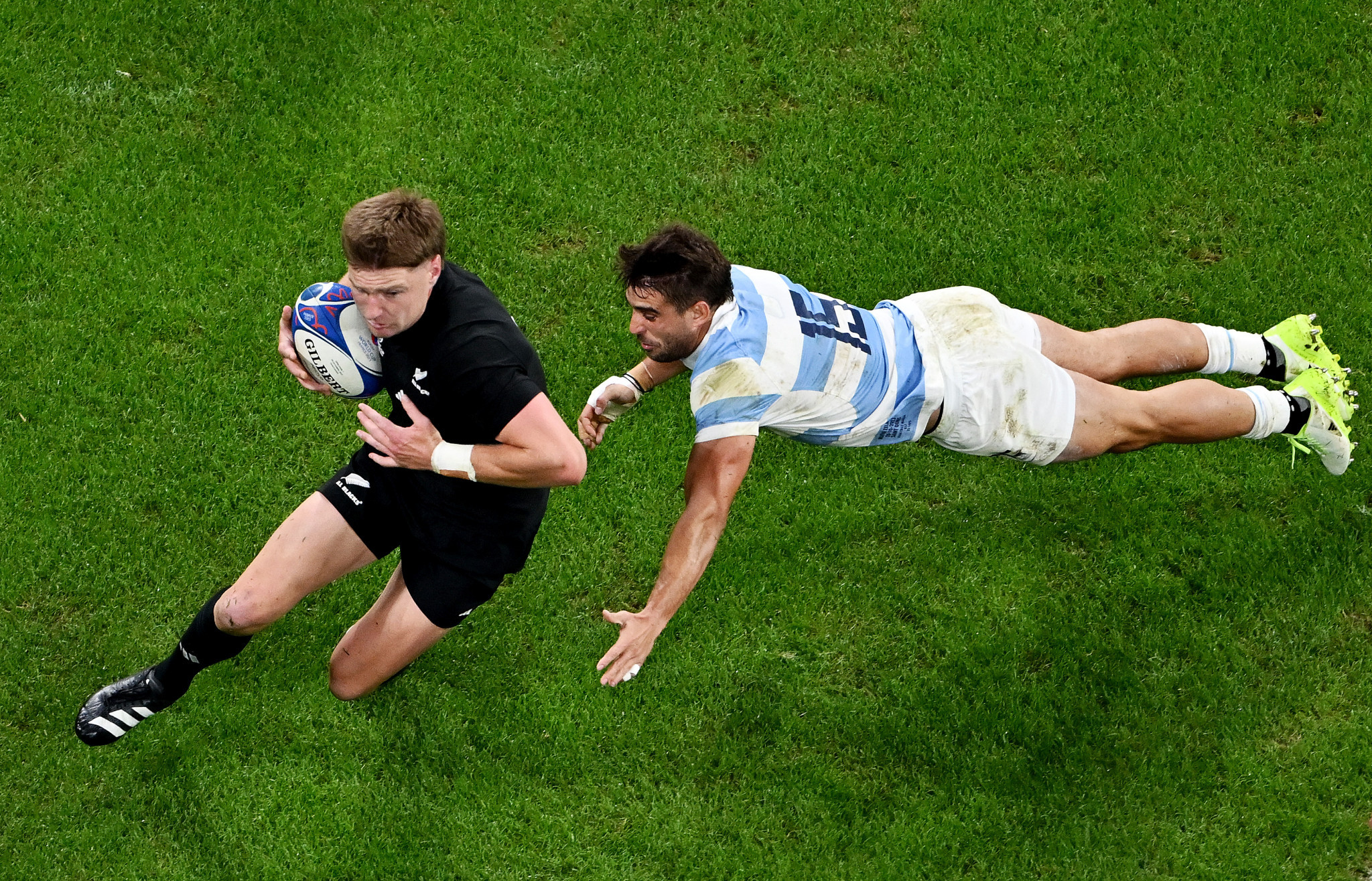 Jordie Barrett, left, was among those who joined Will Jordan on the scoresheet against Argentina   ©Getty Images