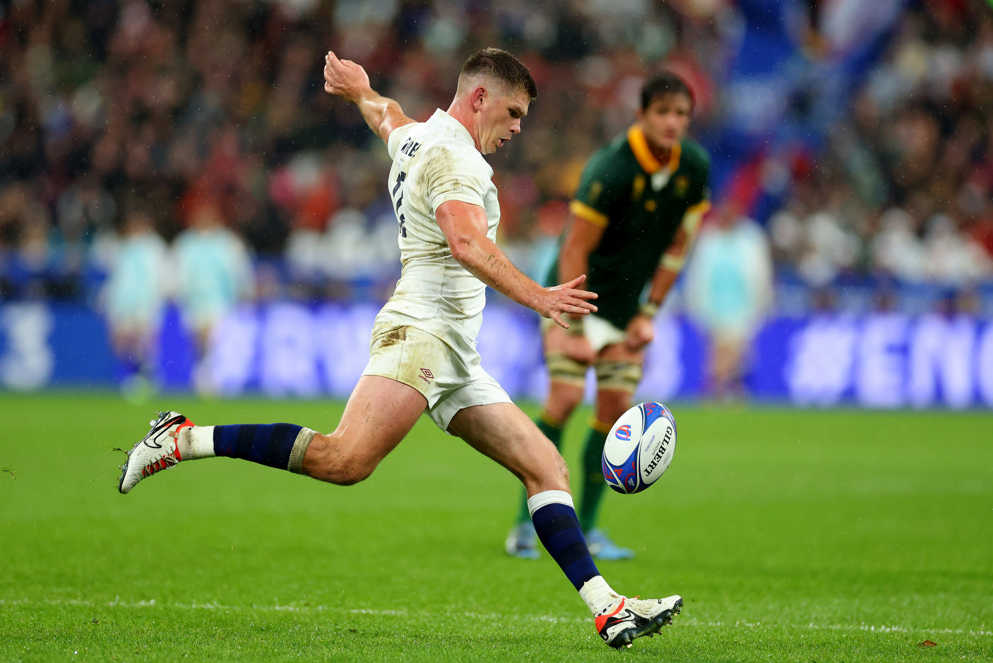Owen Farrell converted four as England registered a 12-6 lead into the break ©Getty Images