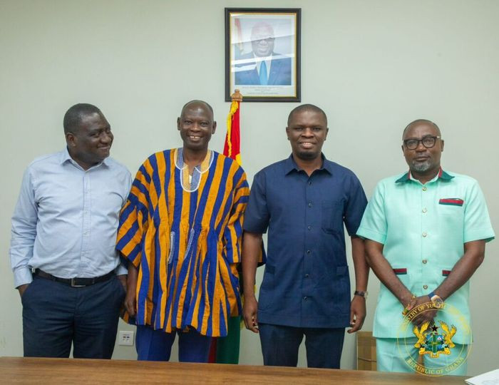 Ghana's Sports Minister Mustapha Ussif met with newly elected Ghana Athletics President Bawa Fuseini ©GOC