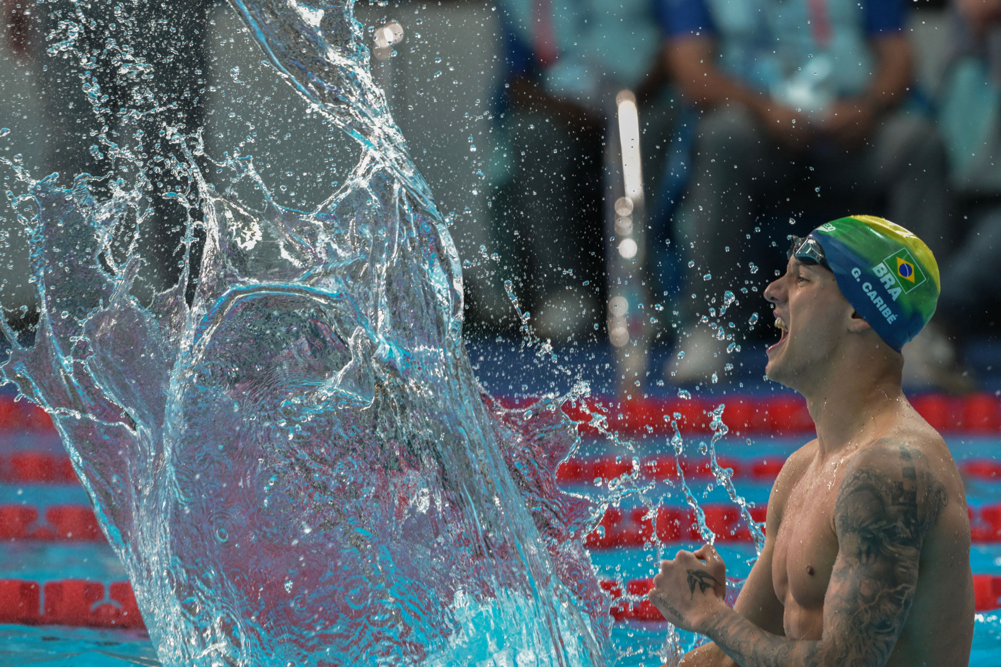 Santos and MacNeil star in pool again as medal rush continues at Santiago 2023