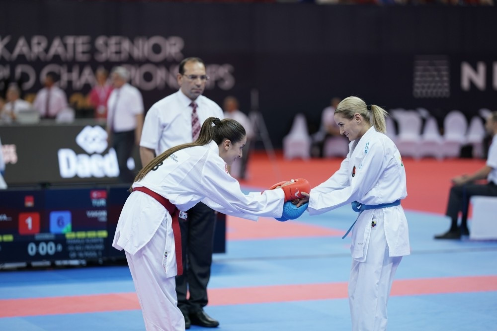 Plenty of respect was shown between athletes despite all the tension ©WKF