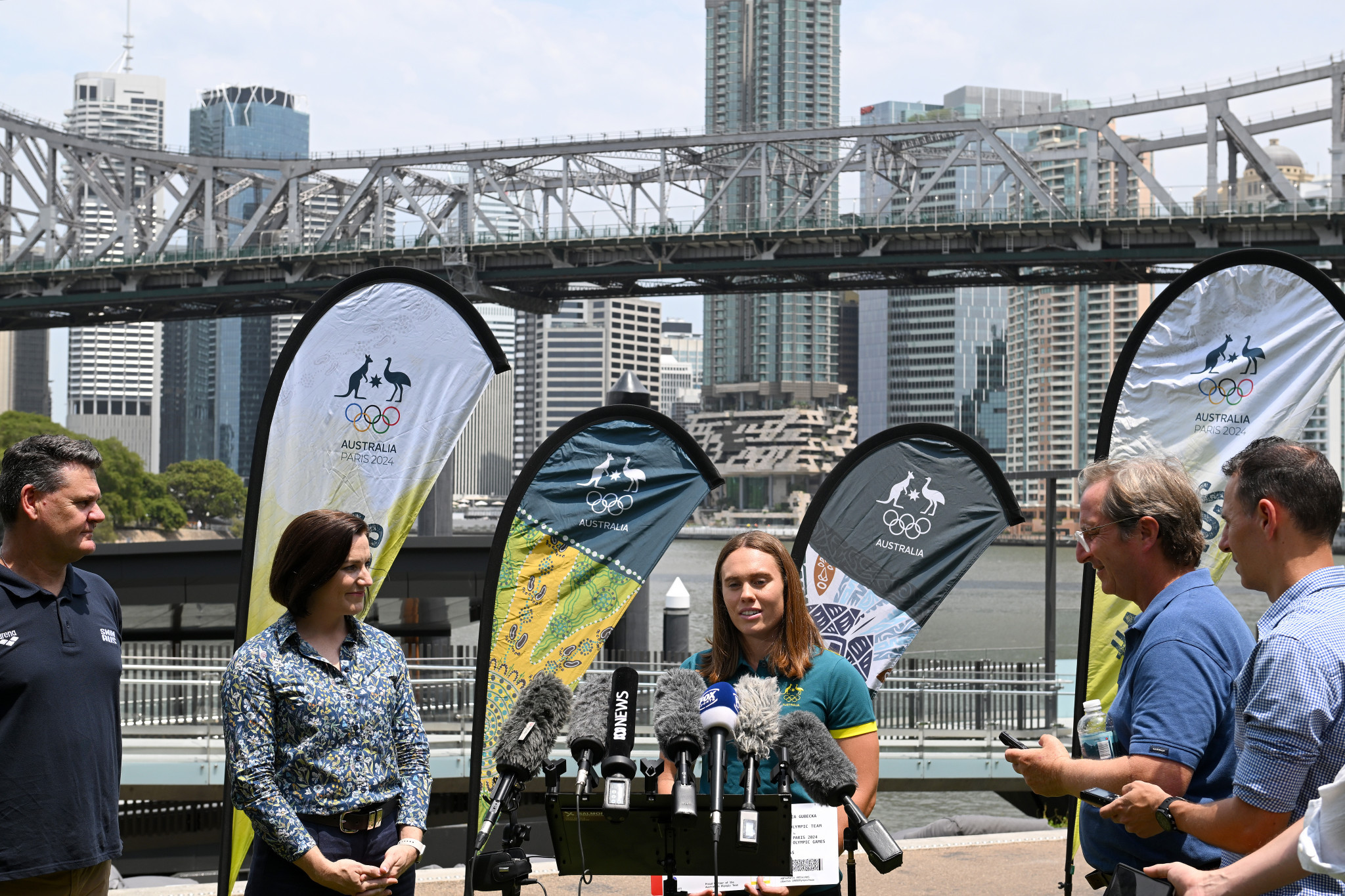 Australia's Chef de Mission Anna Meares, second left, was among those to congratulate Chelsea Gubecka on being selected for Paris 2024 ©Getty Images