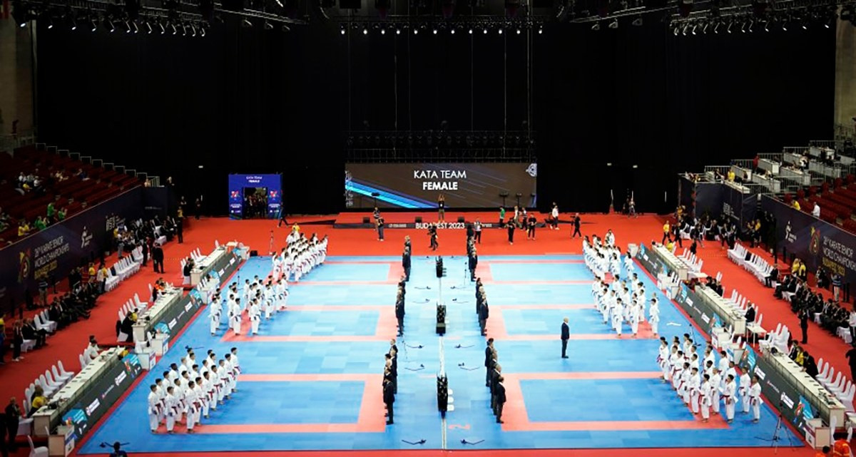 Six tatamis were used at the Papp László Budapest Sports Arena which made for difficult viewing ©WKF