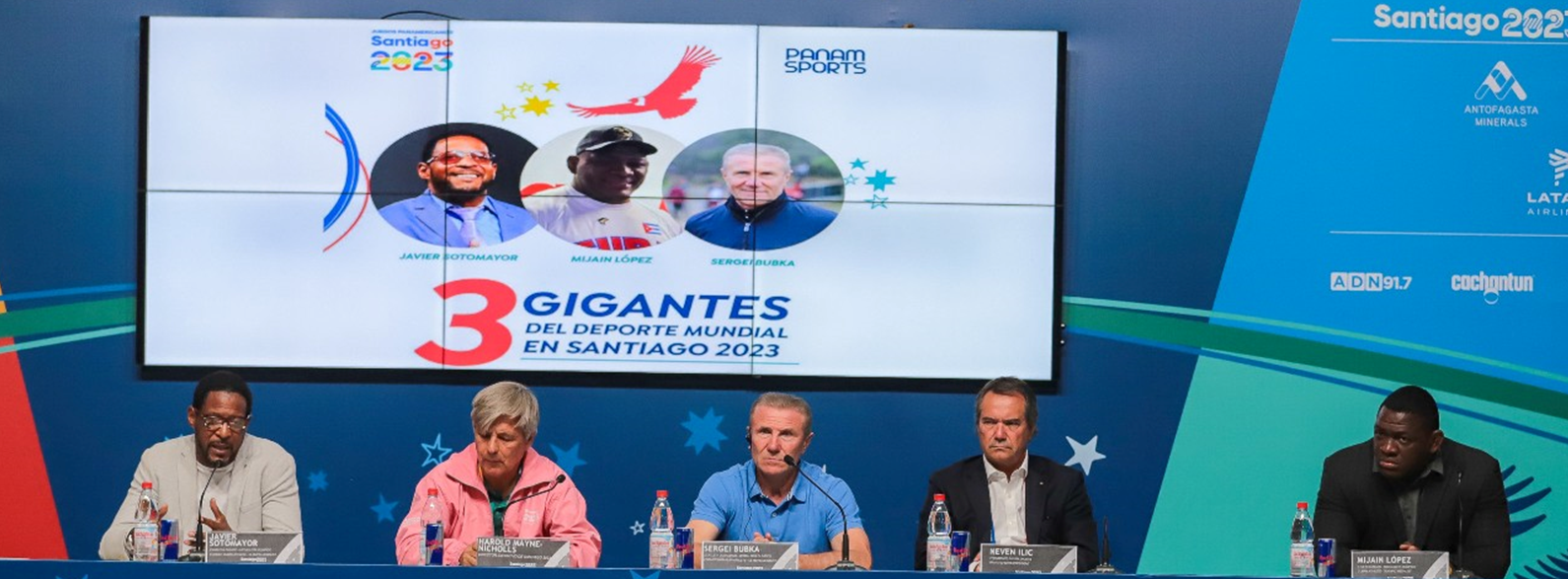 Ukraine's IOC member Sergey Bubka, centre, backed suggestions of a future Olympics for Chile during a Pan American Games press conference at Santiago 2023 ©Panam Sports