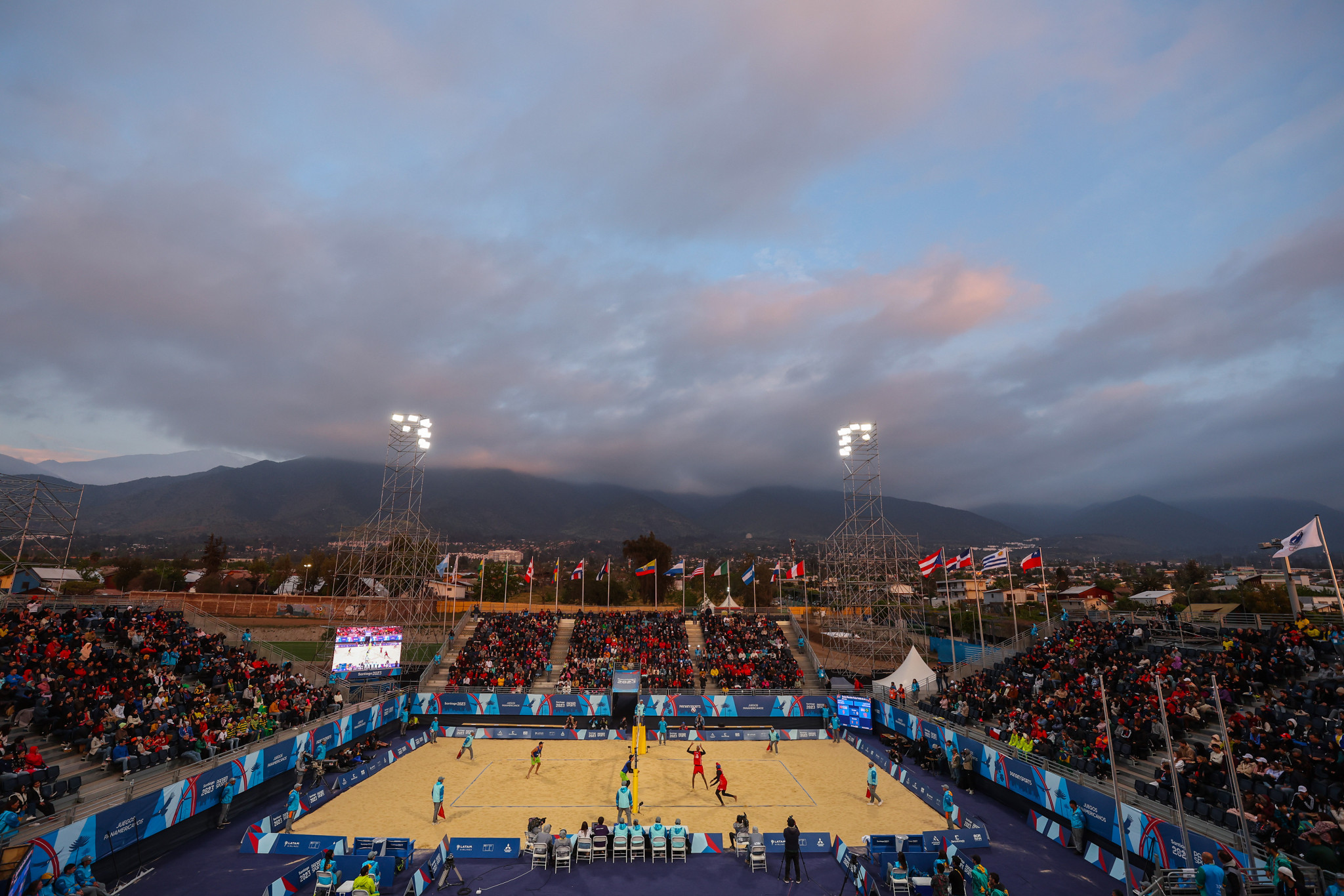 The medal games in beach volleyball attracted a big crowd in Chile ©Getty Images