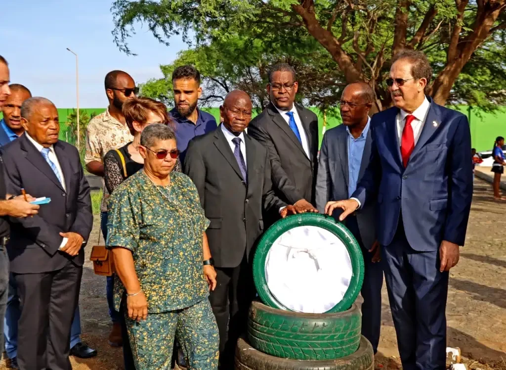 ANOCA President Mustapha Berraf, right, attended a groundbreaking ceremony for the new Cape Verde NOC headquarters ©ANOCA