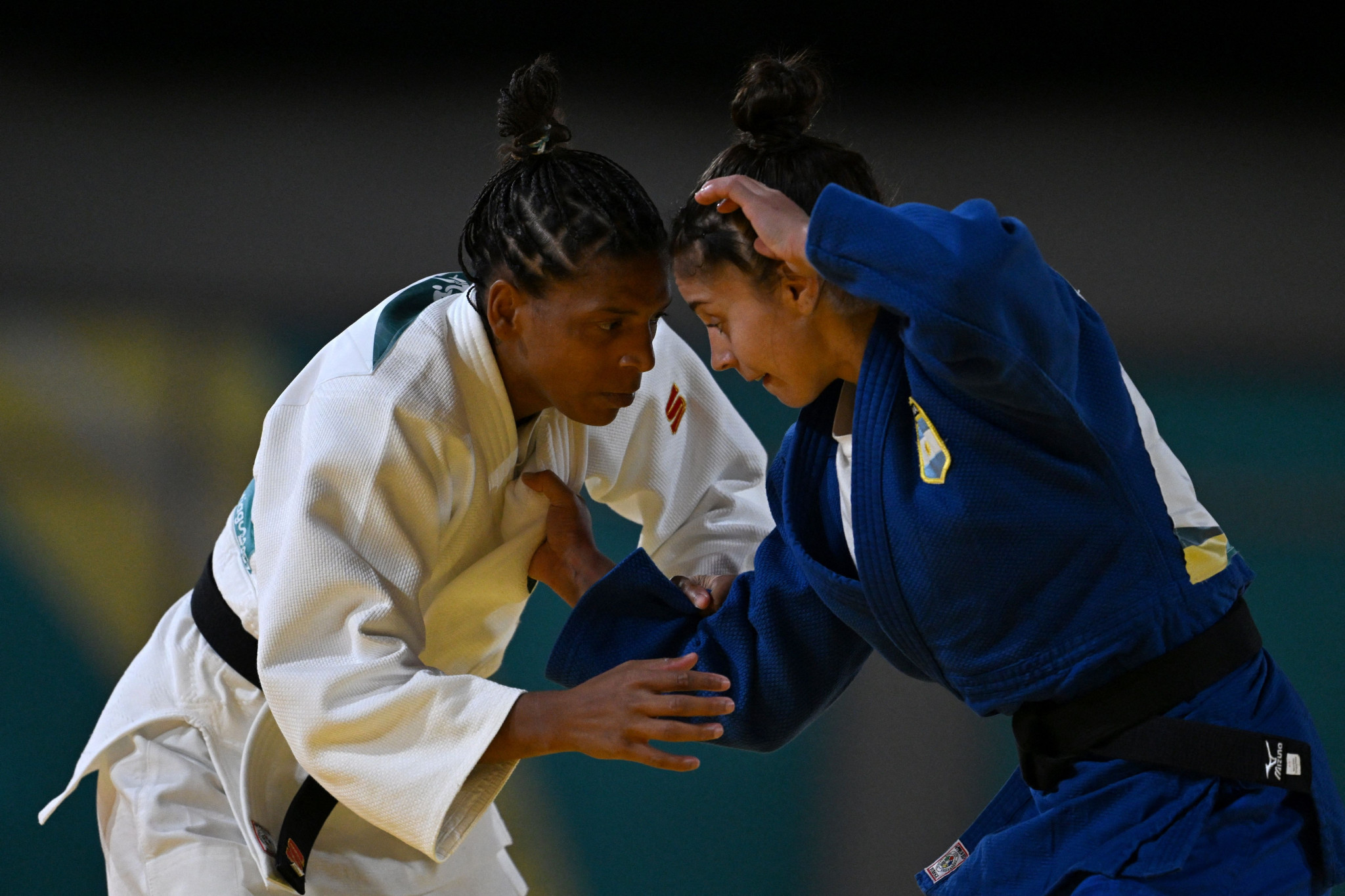 Rafaela Silva of Brazil, left, who was stripped of her gold medal at the last Pan American Games due to a positive doping test, triumphed at Santiago 2023 ©Getty Images
