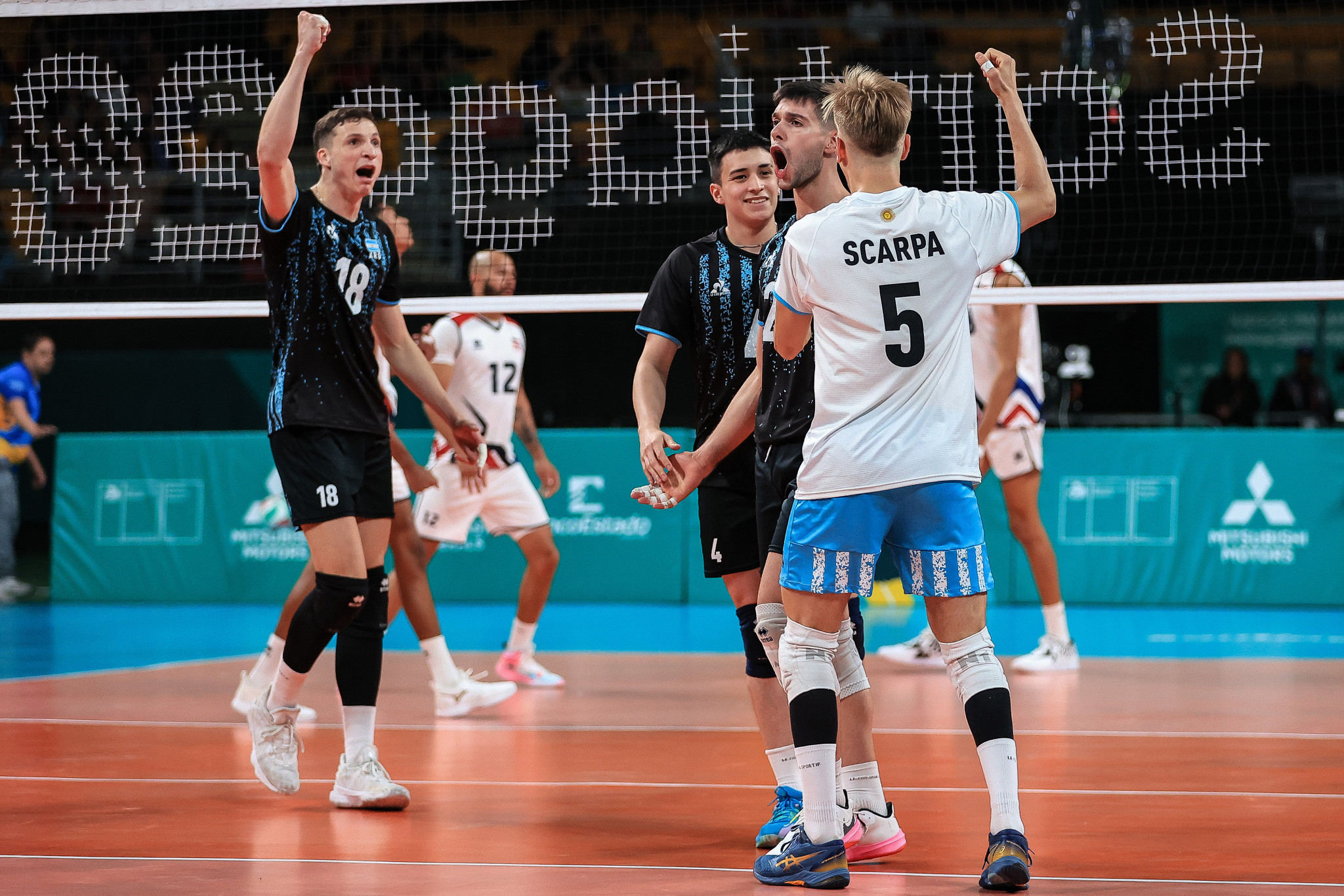 Argentina and Chile lead Group B in volleyball 