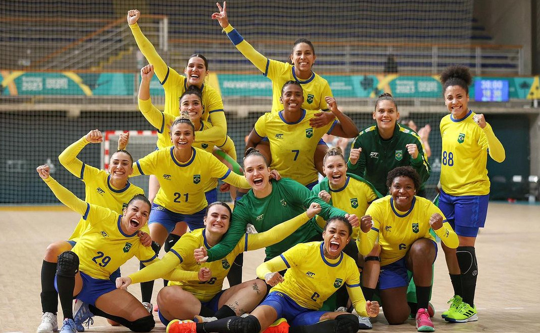 Brazil took the gold in women's handball and booked their place at Paris 2024. CBHB1