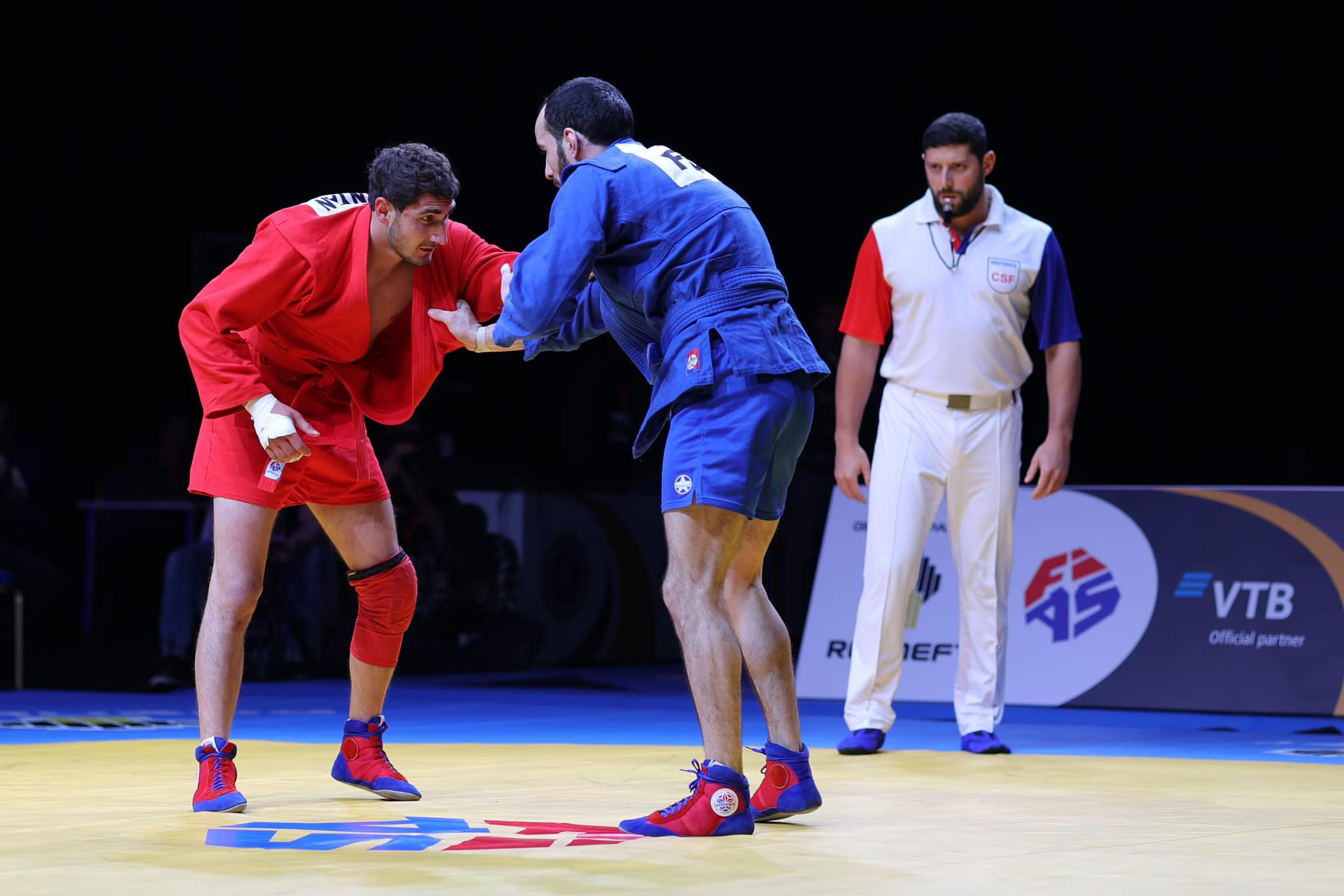 Aram Aghajanyan from Armenia (in red) against Ramed Gukaev from FIAS 1 in the final bout in World Sambo Championships 2023 © Federation Sambo of Armenia