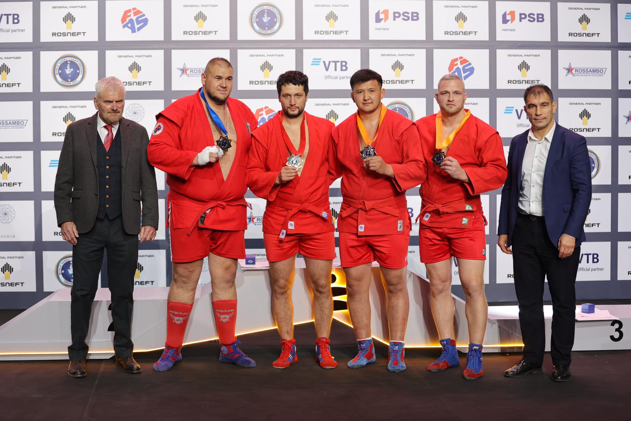 Artem Osipenko (third from the left) and the other medalists from +98 kg weight category © Federation Sambo of Armenia