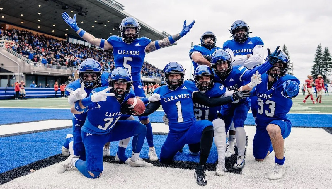 Carabins and Thunderbirds to fight for the Vanier Cup