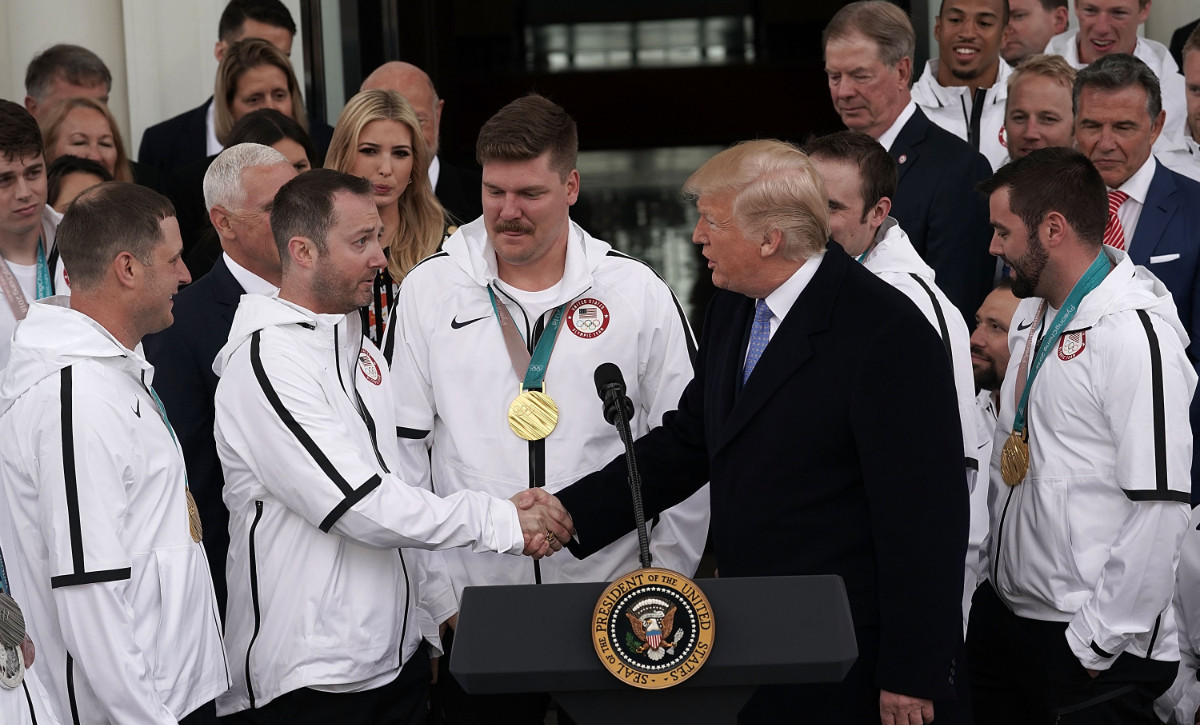 Former President Donald Trump with the 2018 Olympic champions. © Getty Images