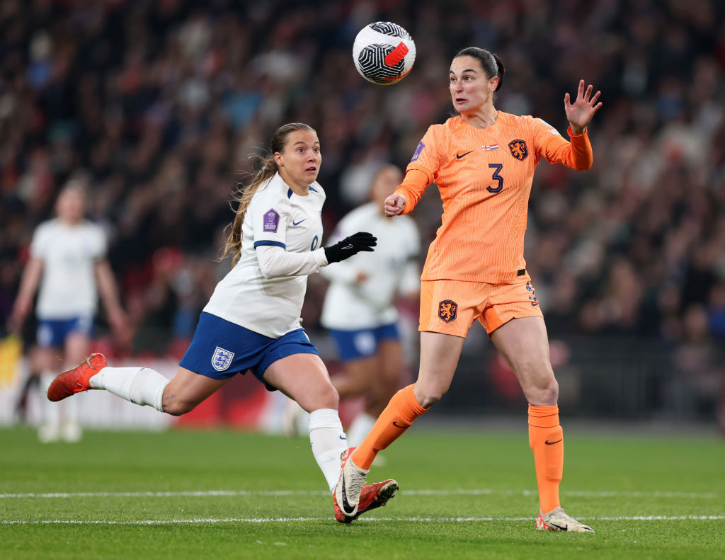 Fran Kirby and Caitlin Dijkstra in the UEFA Women's Nations League. © Getty Images

