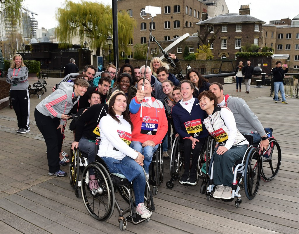 David Weir, Tatyana McFadden and other marathon stars pose for a selfie ahead of the London Marathon ©Getty Images