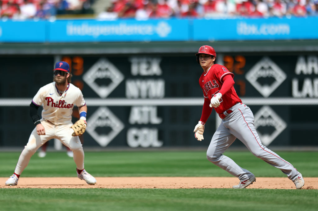 PHILADELPHIA, PENNSYLVANIA - AUGUST 30: Shohei Ohtani #17 of the Los Angeles Angels rounds bases during the fifth inning against the Philadelphia Phillies at Citizens Bank Park on August 30, 2023 in Philadelphia, Pennsylvania. (Photo by Tim Nwachukwu/Getty Images)
