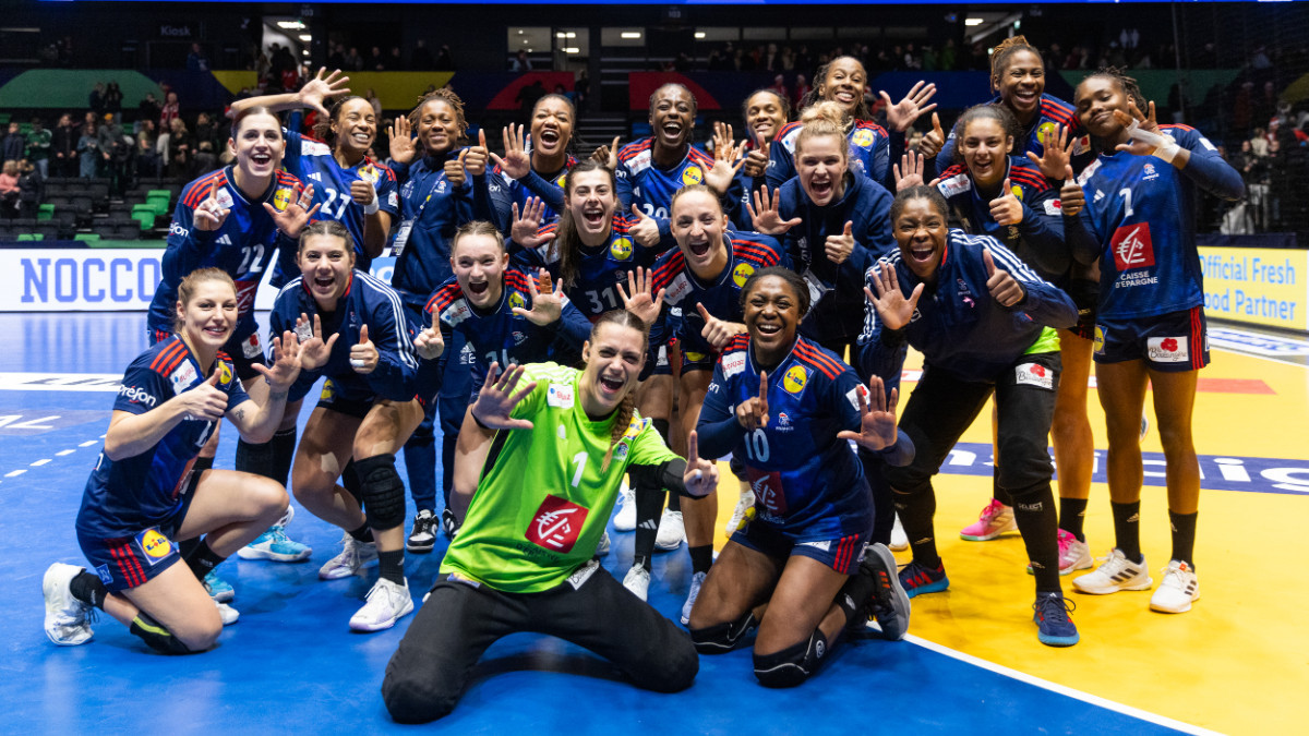 Women's Handball World Champs: All the favourites to the quarter-finals. FRA HANDBALL