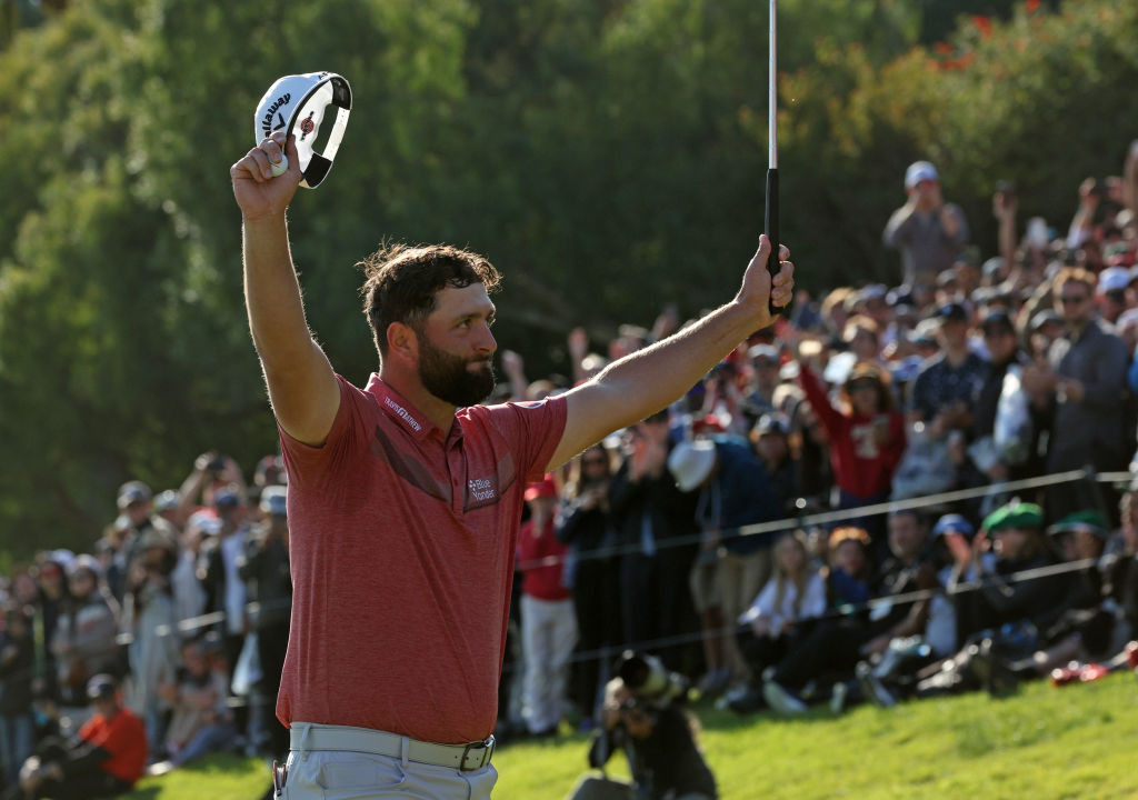 Jon Rahm of Spain celebrates on the 18th green after winning The Genesis Invitational at Riviera Country Club on February 19, 2023 in Pacific Palisades, California. © Getty Images