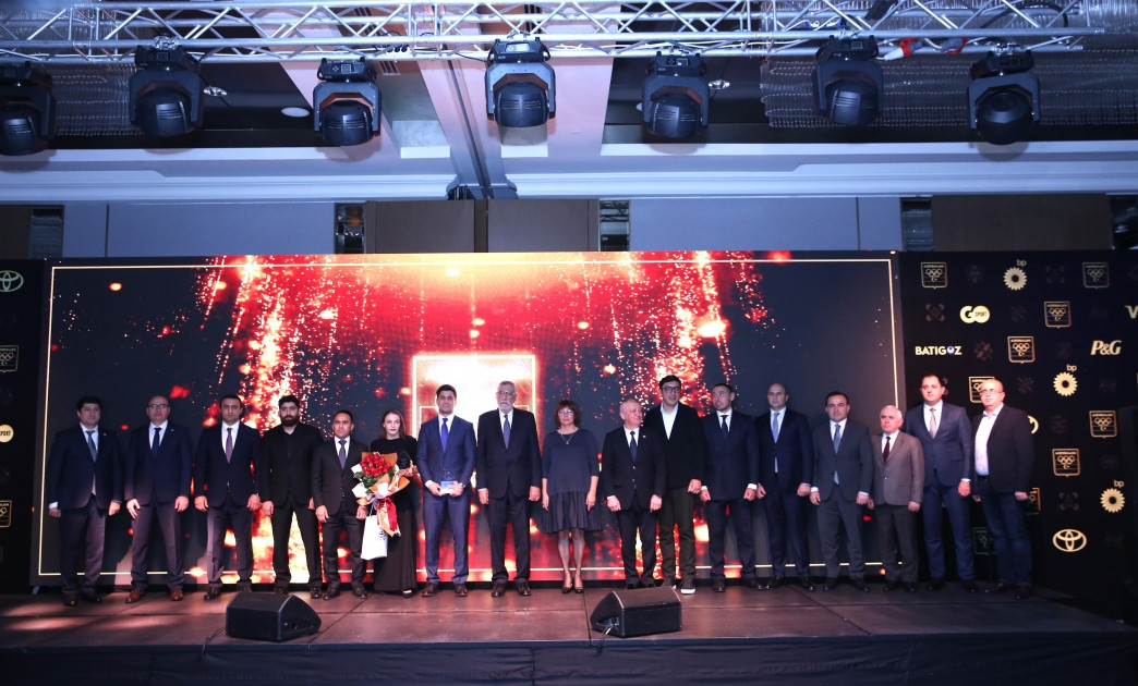 A picture with all those honoured at the Olympic Night in Azerbaijan. NOC AZERBAIJAN