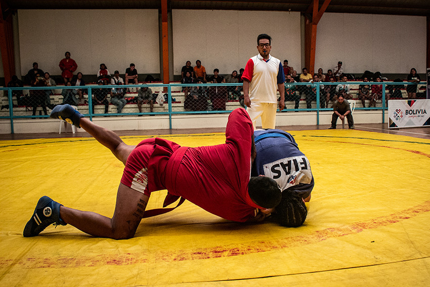 Bolivian national SAMBO championship held in La Paz
