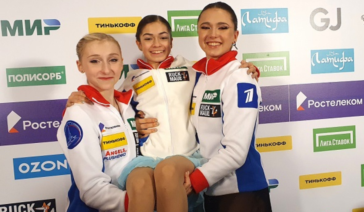 Kamila Valieva (right), with Sofia Muravieva and winner Adelia Petrosian. FS RUSSIA