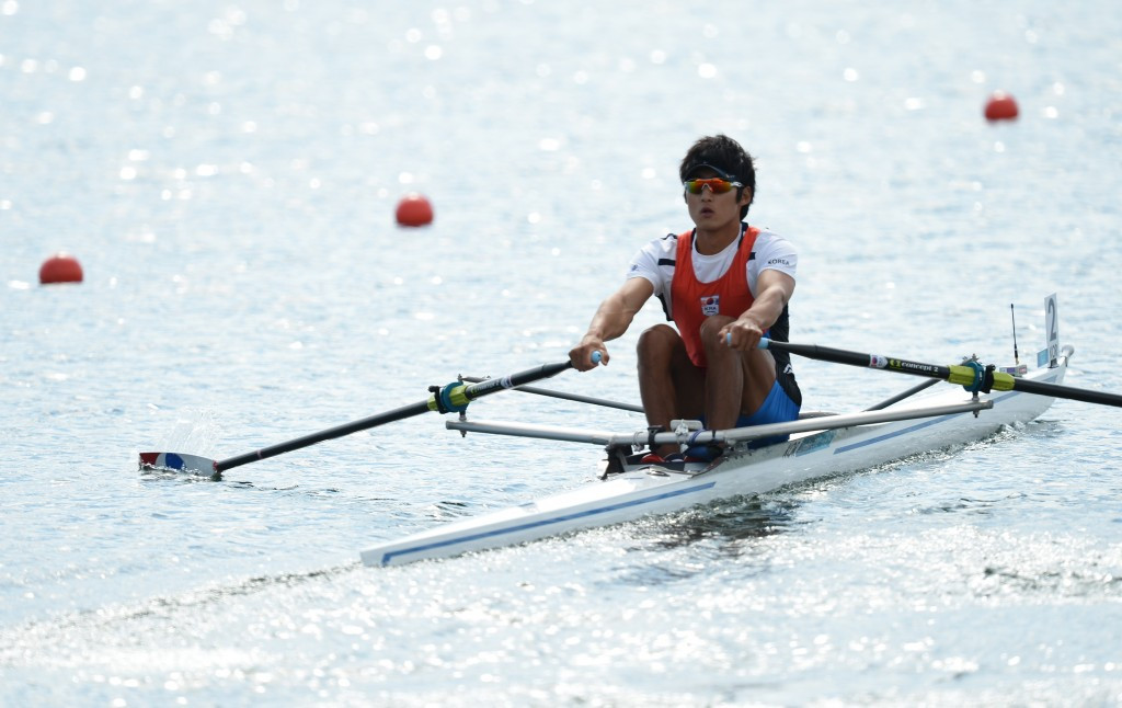 Home favourite Kim Dong-Yong starts strongly at FISA Asian and Oceania Olympic Qualification Regatta