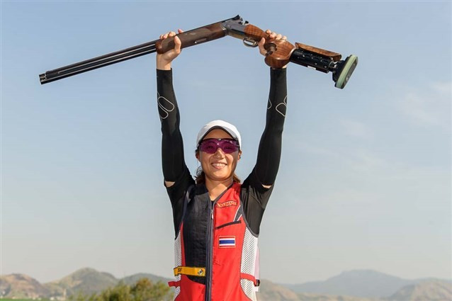 Sutiya Jiewchaloemmit of Thailand celebrates clinching her first-ever ISSF World Cup triumph with victory in the women’s skeet event at the Olympic Shooting Centre in Rio de Janeiro ©ISSF