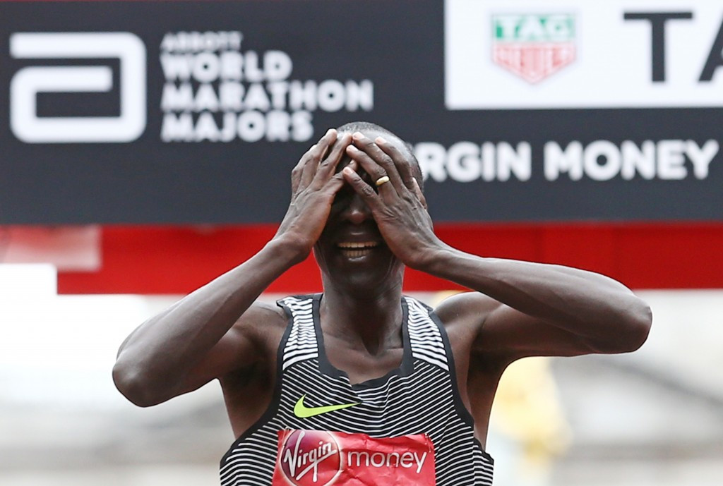 Eliud Kipchoge crosses the line to win the London Marathon ©Getty Images