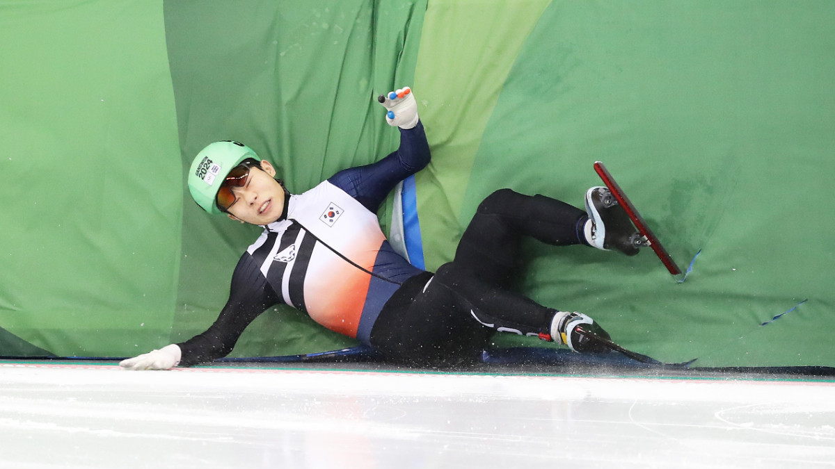 Local skater Jaehee Joo after falling in the 1000m final. GETTY IMAGES