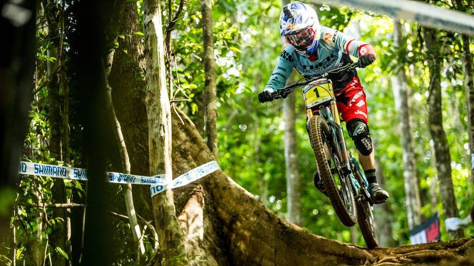 Atherton maintains downhill dominance with victory at UCI Mountain Bike World Cup