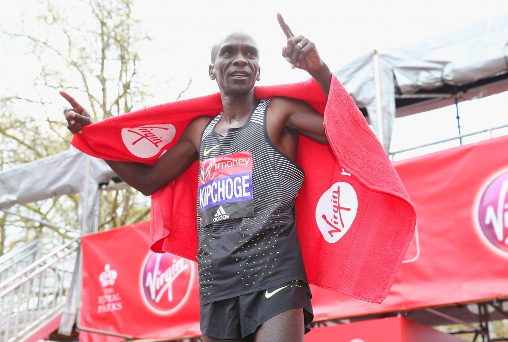 Eliud Kipchoge celebrates a superb London Marathon victory ©Getty Images