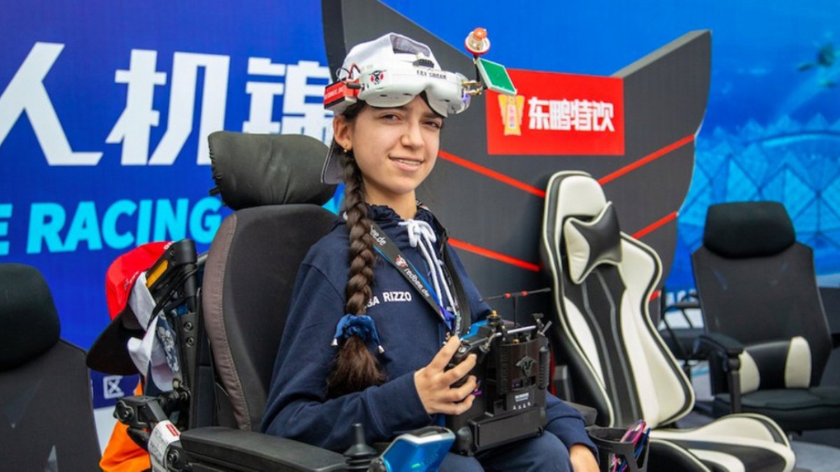 Luisa Rizzo, a 16-year-old prodigy of the Air Sports. AIRSPORTS_FAI