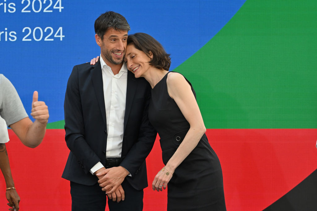 Tony Estanguet and France Sports Minister Amelie Oudea Castera, at the IOC Invitation Ceremony. GETTY IMAGES