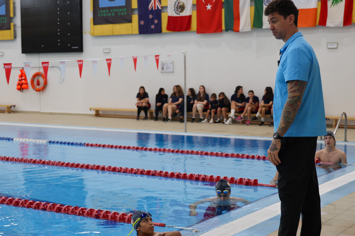 Anthony Ervin was very involved in all the activities with children in Doha. WORLD AQUATICS