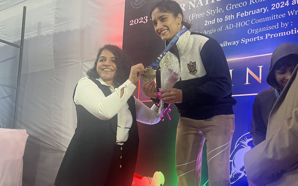 Phogat at the award ceremony of the National championship organised by the Ad hoc committee. 'X'