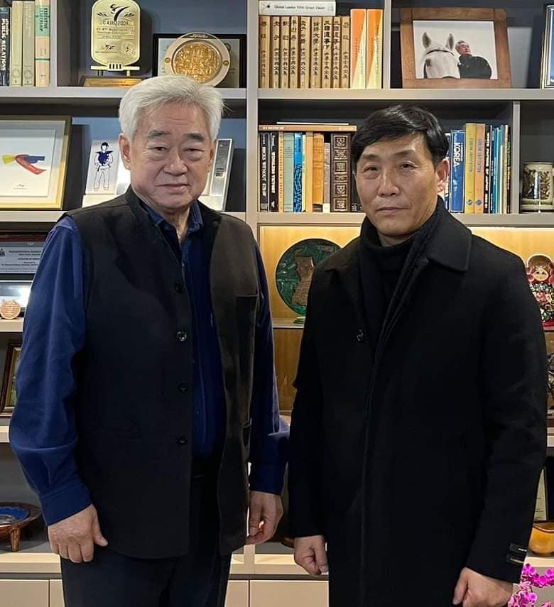President of TNZ Jin Kuen Oh (right) with WT President Chungwon Choue. TNZ
