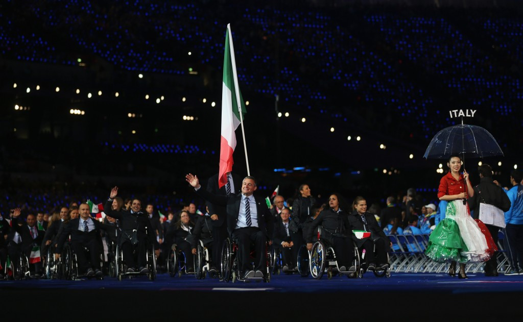 Archer Oscar De Pellegrin carried the Italian flag at the Opening Ceremony of London 2012 ©Getty Images