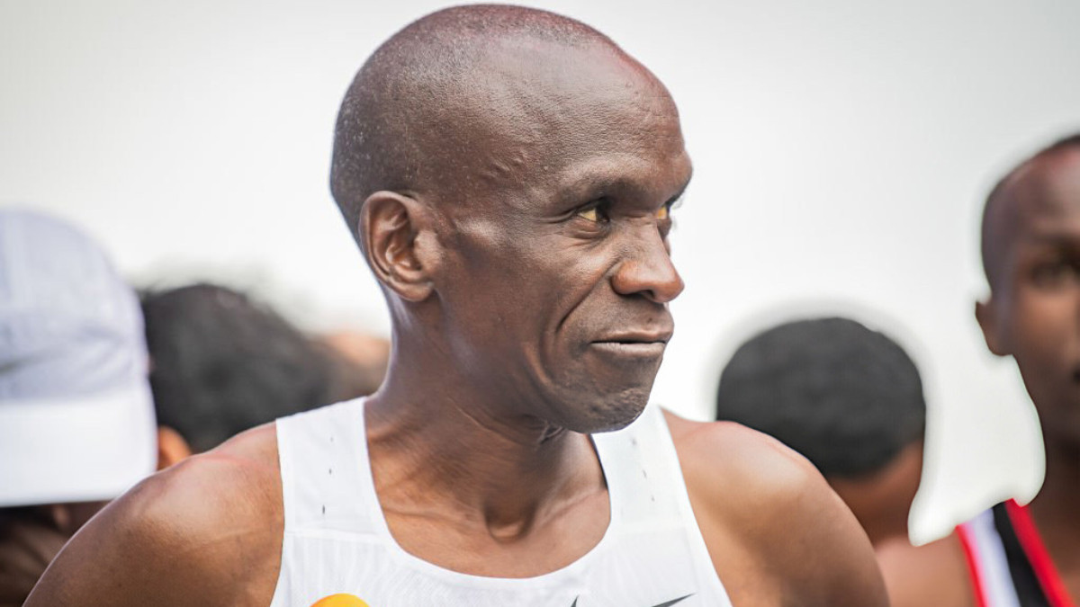 Kipchoge finishes 10th as Kipruto wins Tokyo Marathon