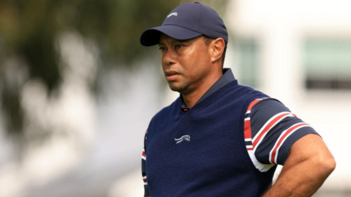 Tiger Woods receives USGA's Bob Jones Award