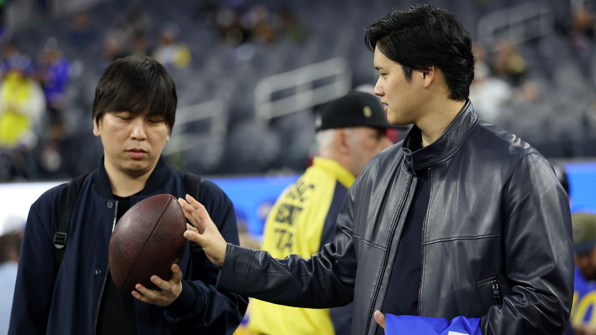 Shohei Ohtani (R) and his former interpreter Ippei Mizuhara. GETTY IMAGES